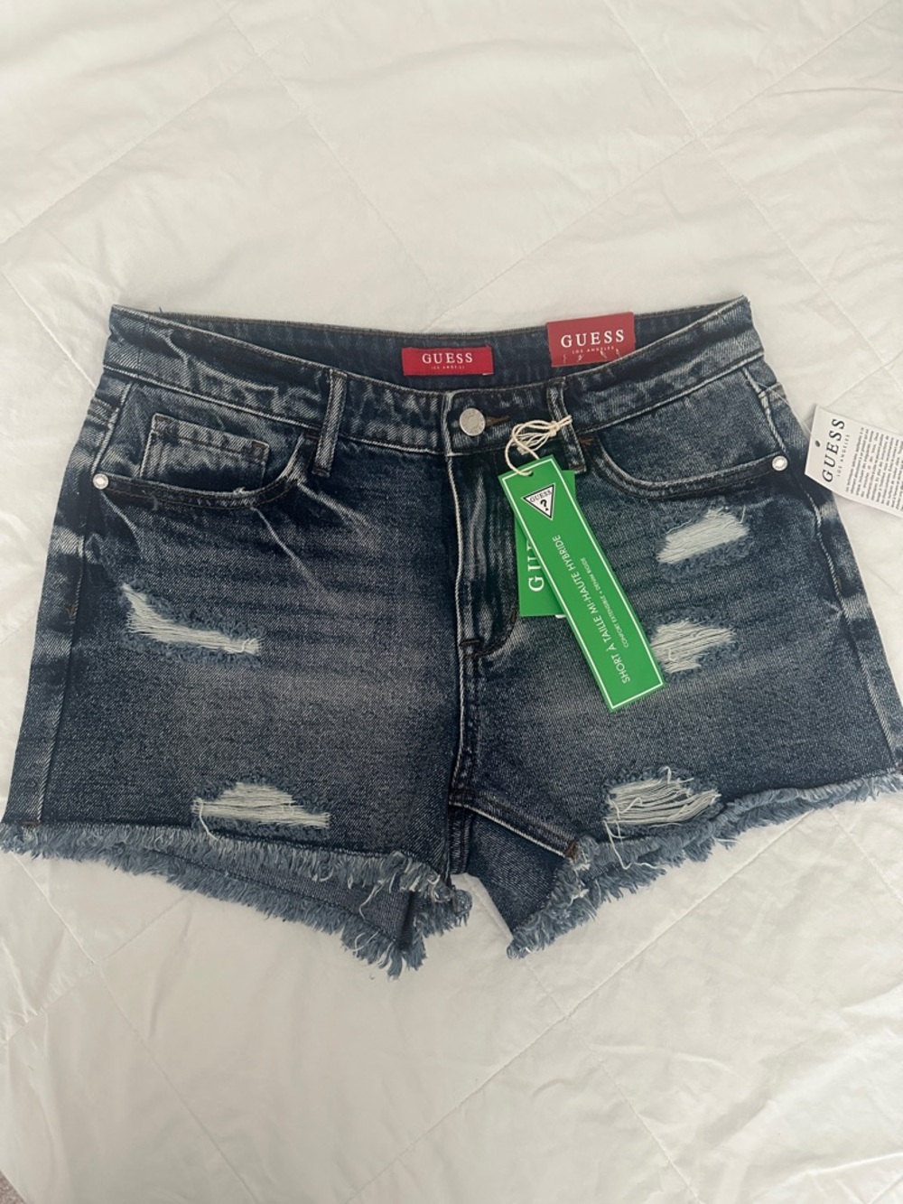✨NWT✨Guess EMELY Mid-rise Denim Shorts - Size 29
